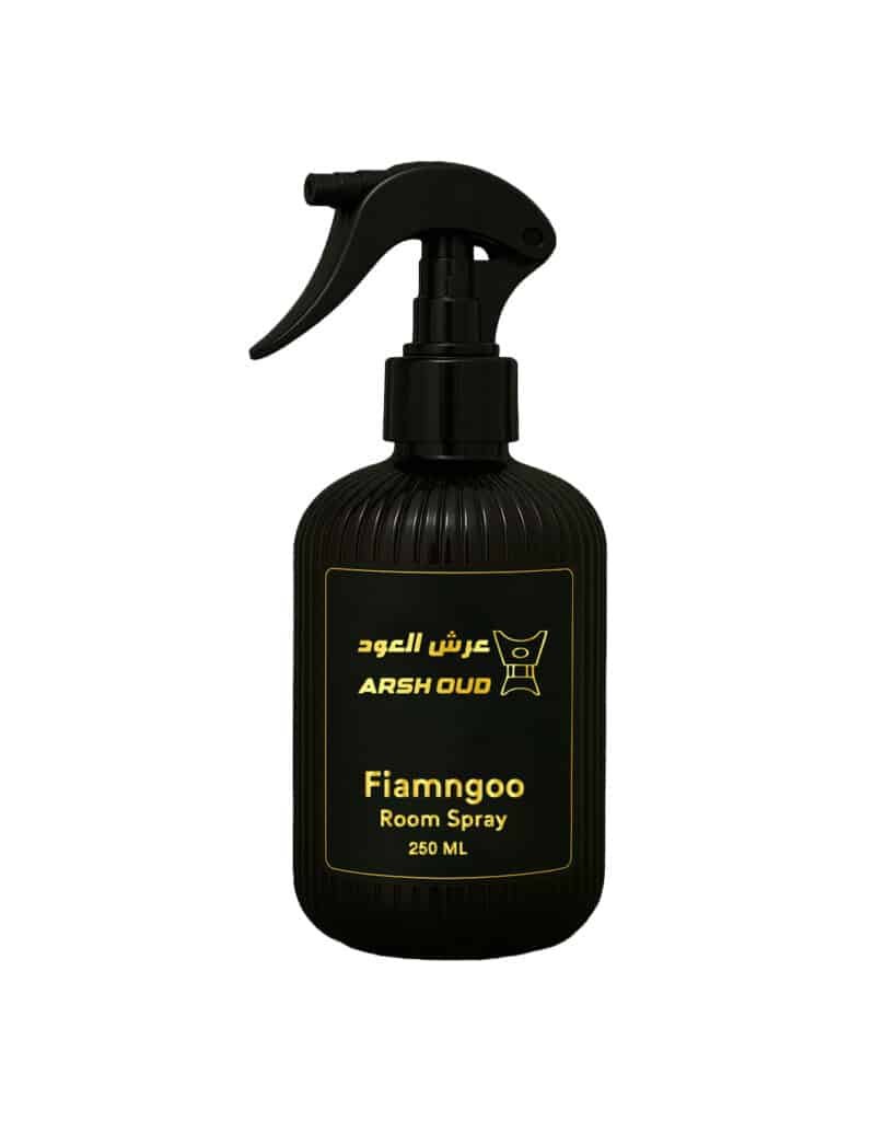 مرش فلامنجو 250مل – صورة معطر فاخر من عرش العود بتصميم أسود أنيق، مثالي للمجالس والمناسبات، يعكس طابعًا سلطانيًا فخمًا.